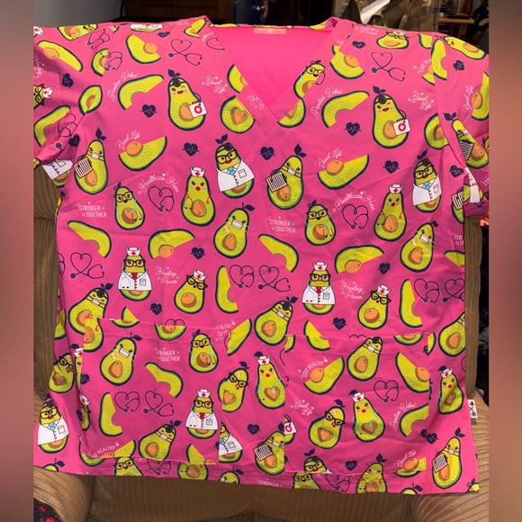 Tops - Pink Patterned Scrub Top Women’s XL